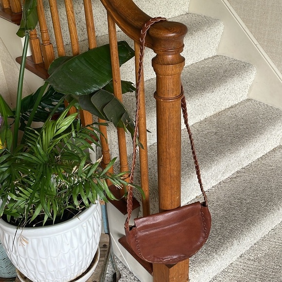 Earthbound Trading Co Brown Leather Braided  Shoulder Bag - Picture 4 of 10